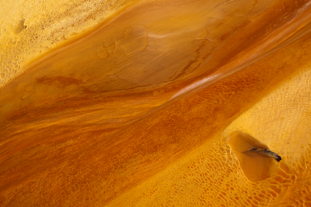 Land 13 Detail Geysir Amparaky Madagaskar